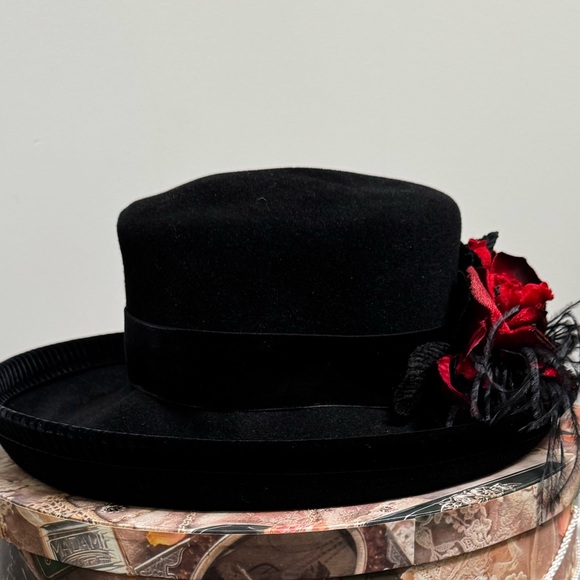Elegant Black and Red Women's Hat - Picture 2 of 5